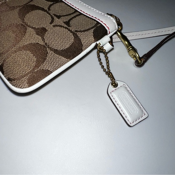 Coach Signature Brown Wristlet with Poppy EUC - Picture 4 of 9